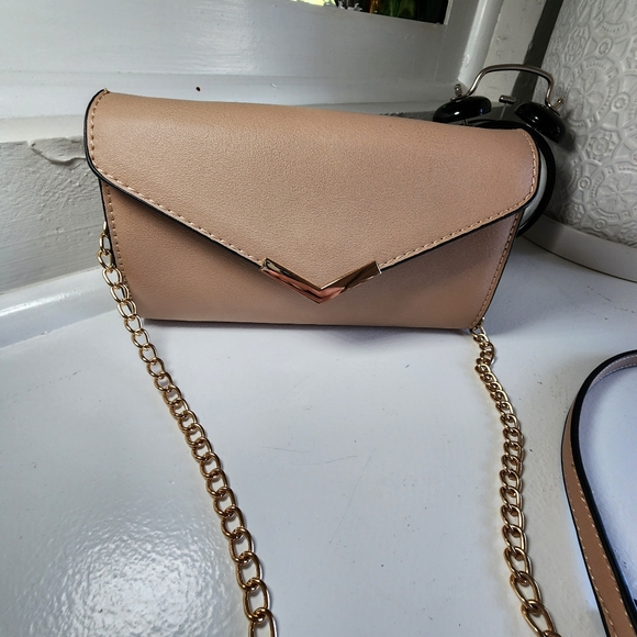 Urban Expressions Hester Crossbody Bag - Picture 3 of 5